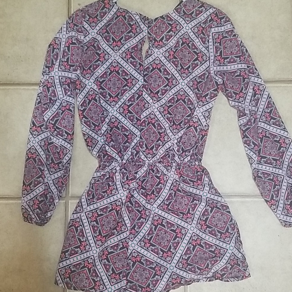 Rompers - Picture 2 of 3